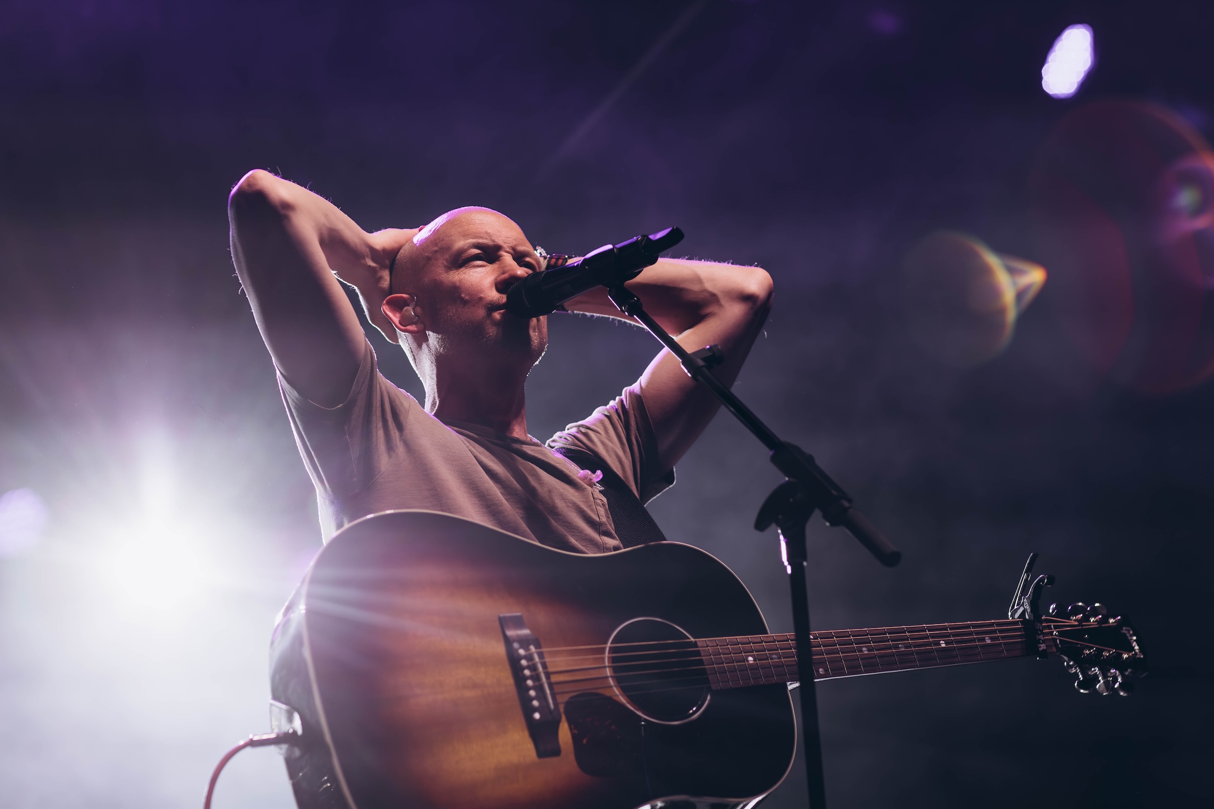 Holley Zoz Performance Photography Isaac Slade live on stage